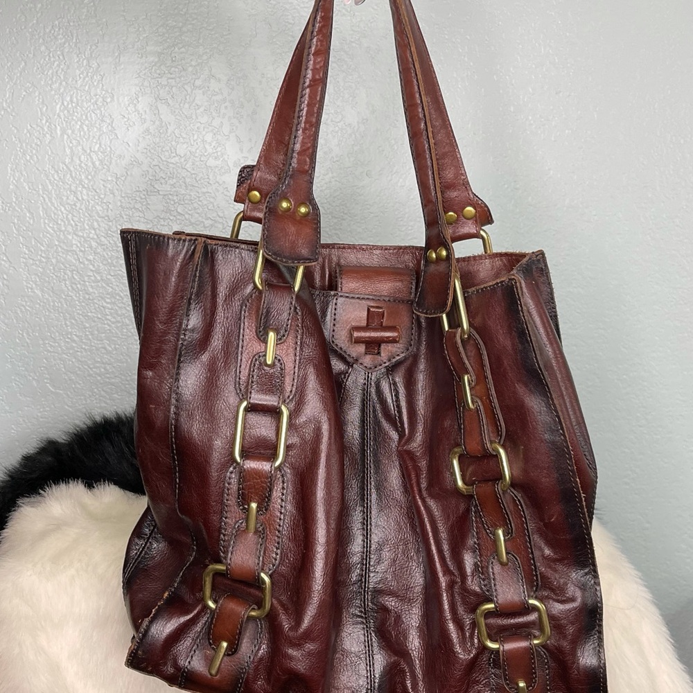 Leather brown purse / gold hardware